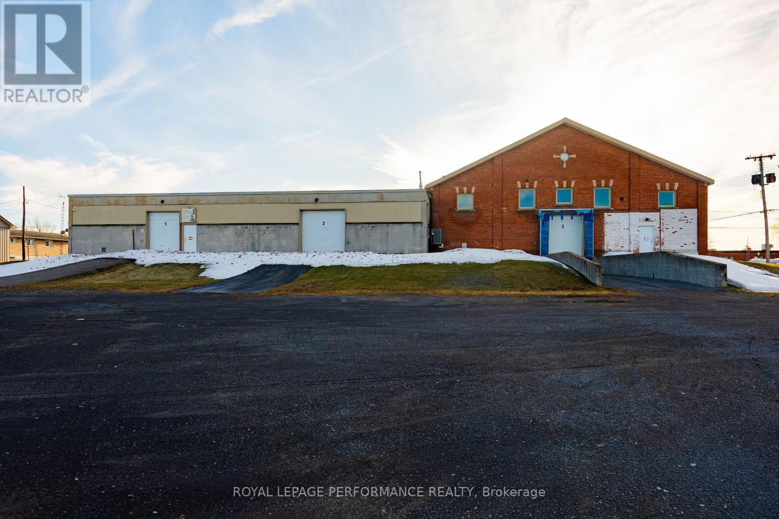 215 Main Street N, North Glengarry, Ontario  K0C 1A0 - Photo 9 - X12930750