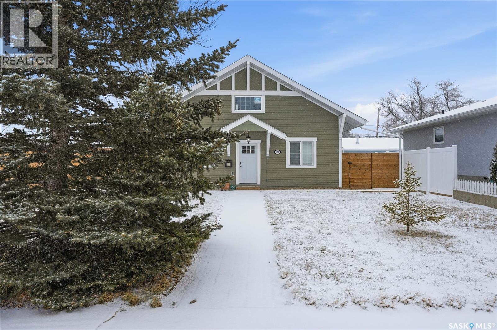 1287 Willow Avenue, Moose Jaw, Saskatchewan  S6H 1H1 - Photo 2 - SK031413