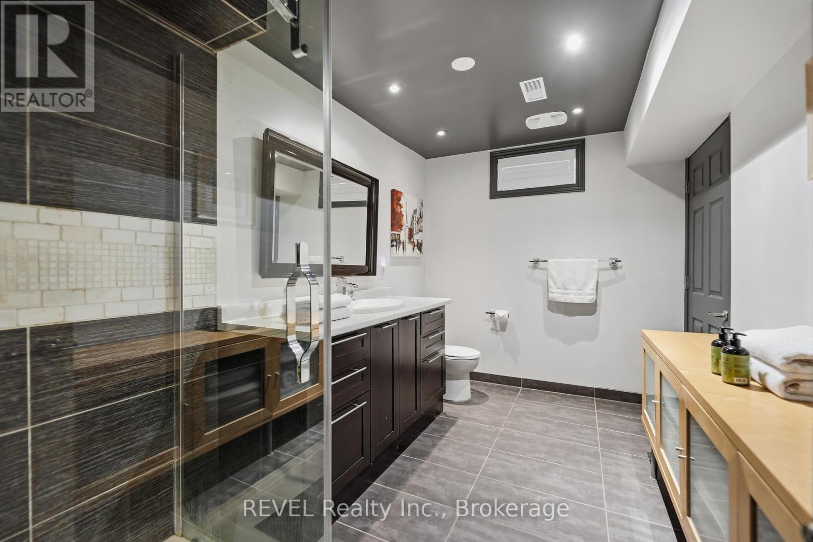 1 Spartan Court, St. Catharines, Ontario  L2N 7M5 - Photo 24 - X12910052