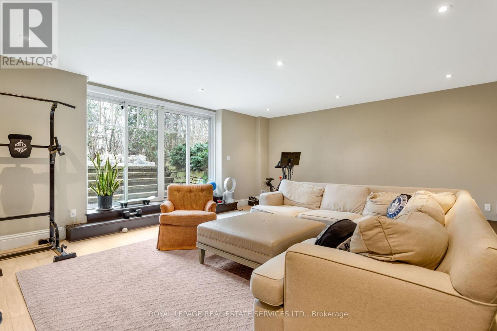 1387 Willowdown Road, Oakville, Ontario  L6L 1X2 - Photo 24 - W12930614