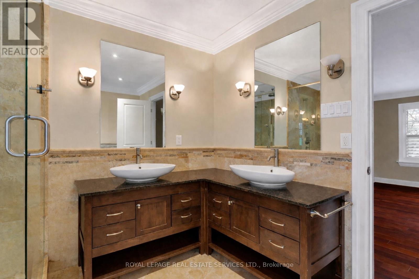 1387 Willowdown Road, Oakville, Ontario  L6L 1X2 - Photo 33 - W12930614