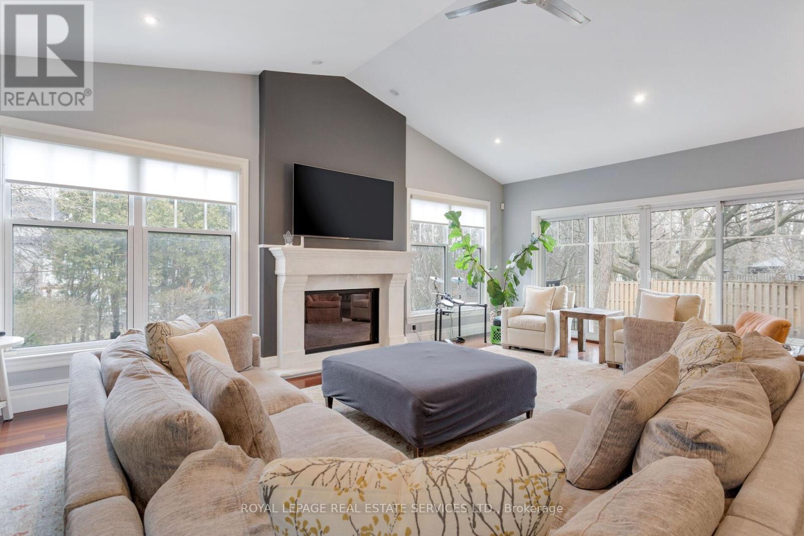 1387 Willowdown Road, Oakville, Ontario  L6L 1X2 - Photo 4 - W12930614