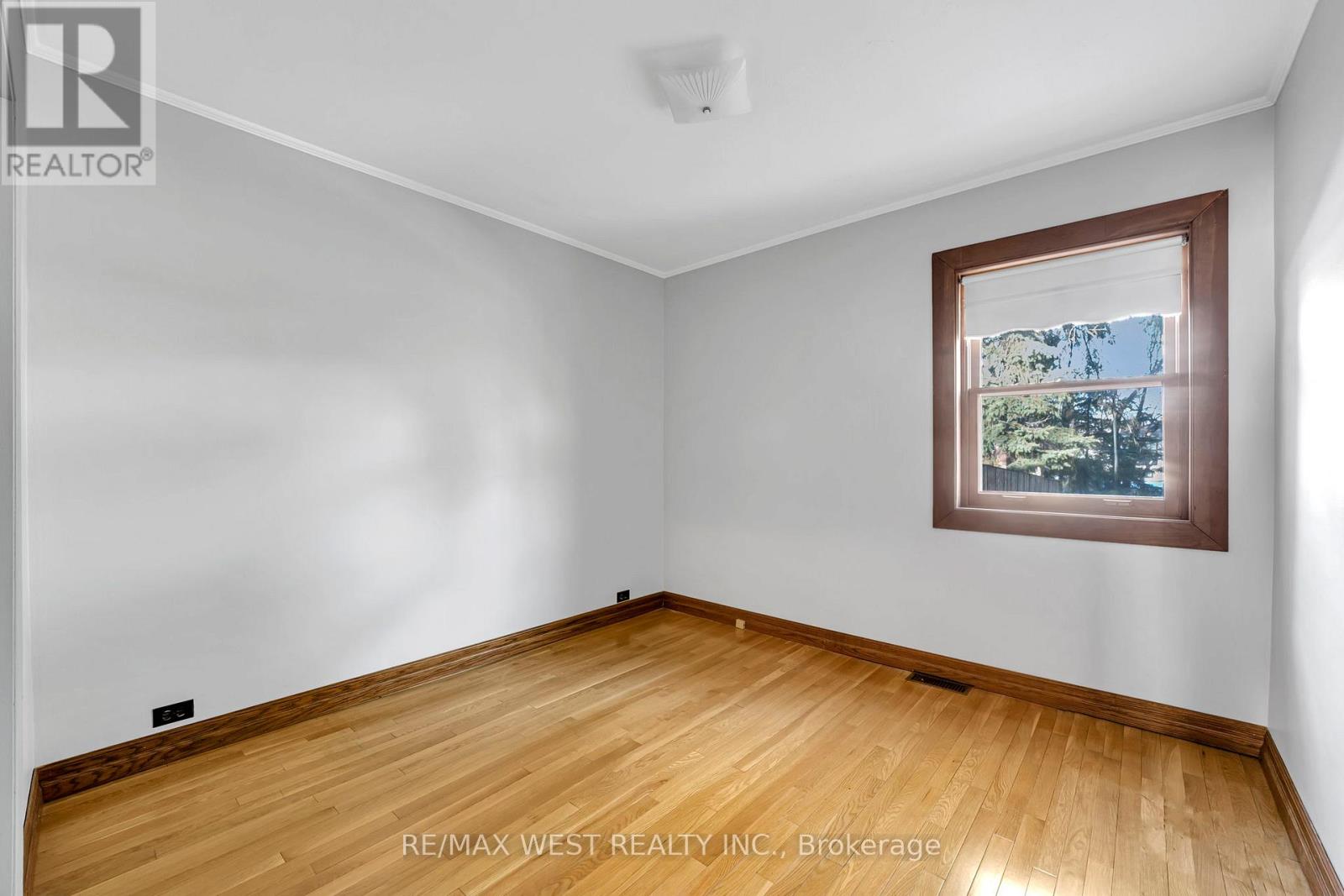 1607 Kenmuir Avenue, Mississauga, Ontario  L5G 4B6 - Photo 10 - W12930620