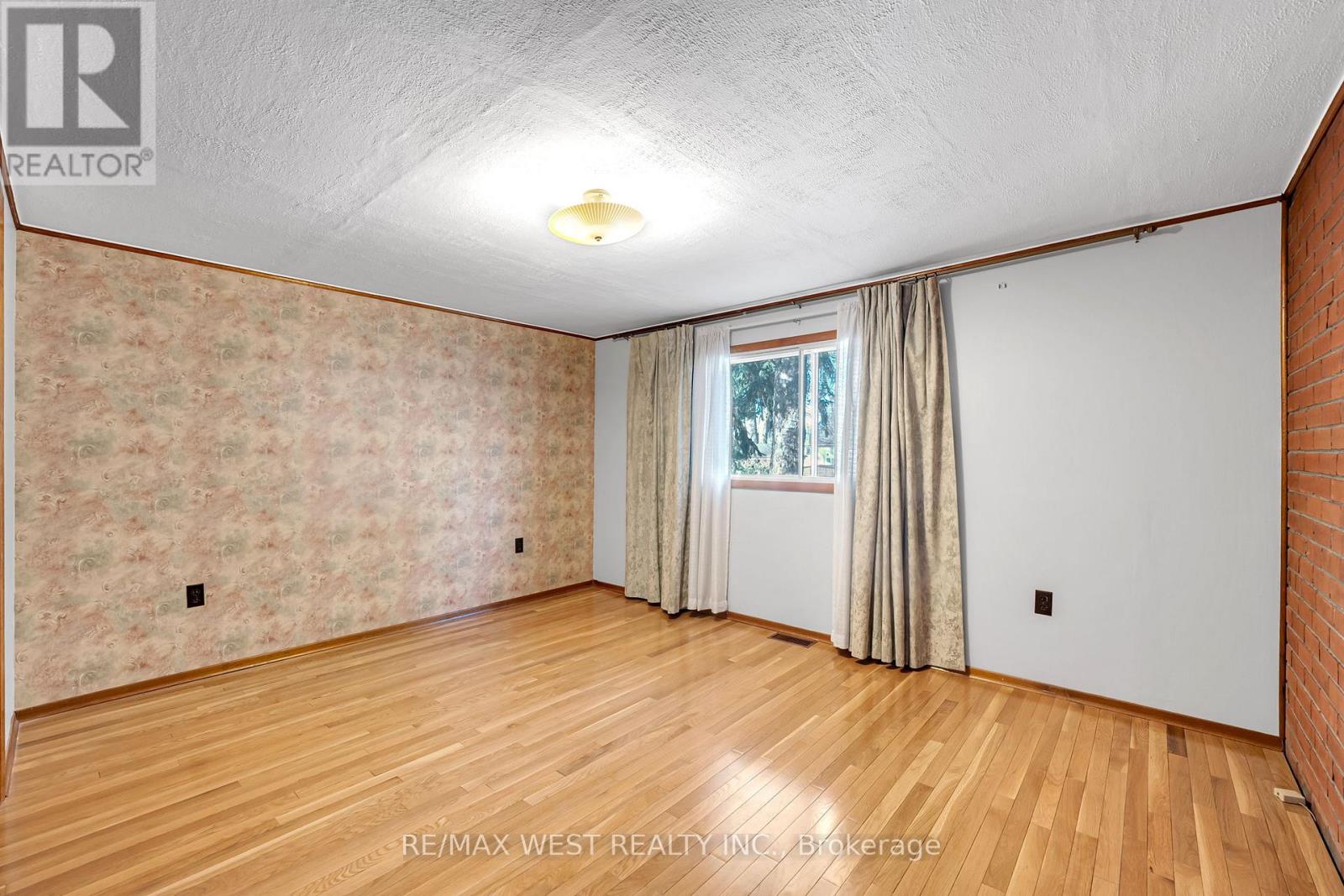 1607 Kenmuir Avenue, Mississauga, Ontario  L5G 4B6 - Photo 13 - W12930620