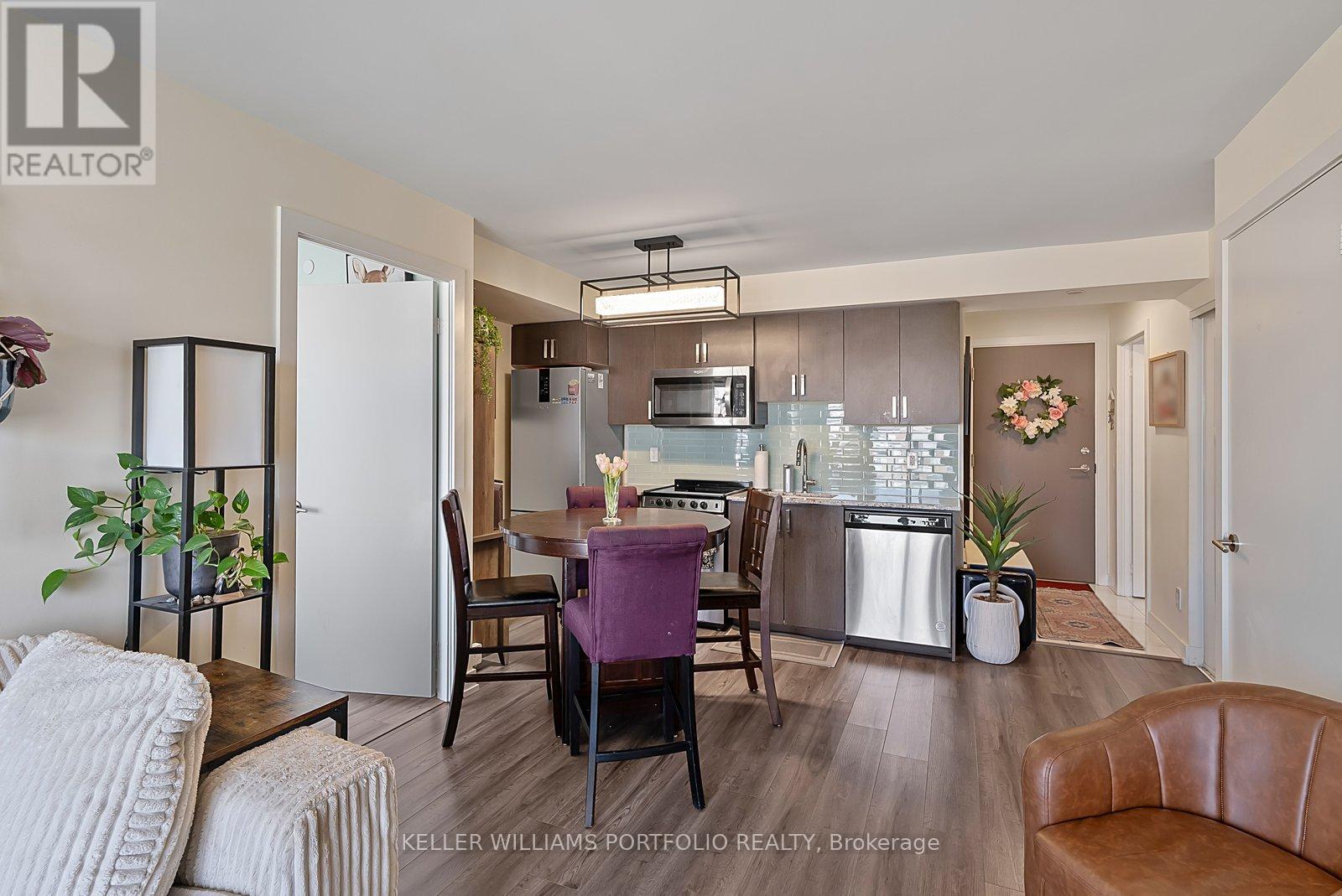 1807 - 10 Wilby Crescent, Toronto, Ontario  M9N 0B6 - Photo 13 - W12930642