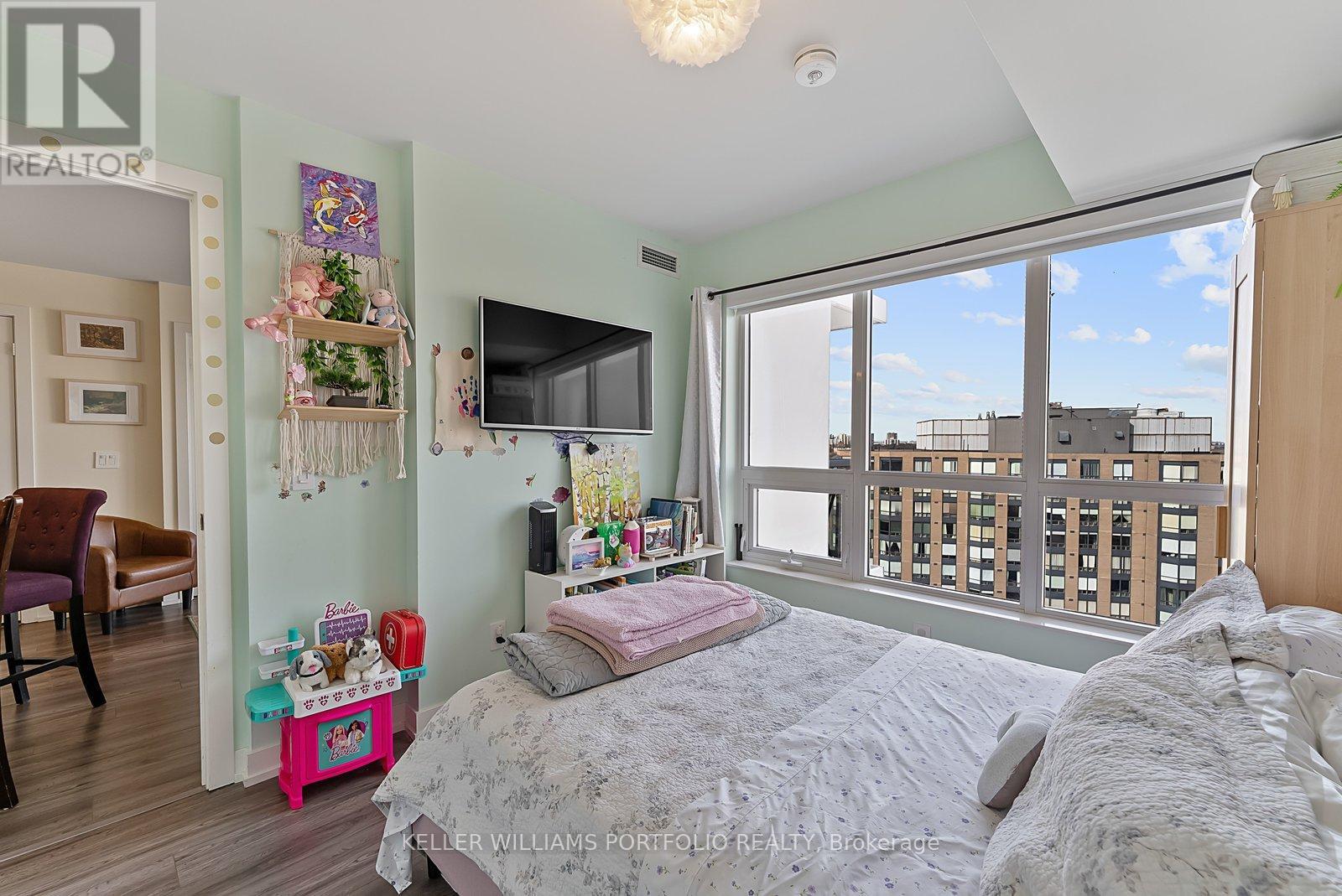 1807 - 10 Wilby Crescent, Toronto, Ontario  M9N 0B6 - Photo 15 - W12930642