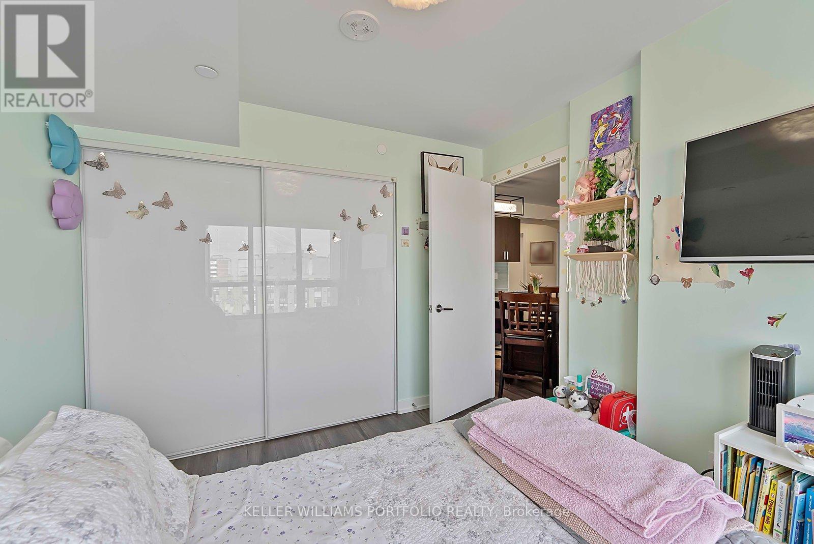 1807 - 10 Wilby Crescent, Toronto, Ontario  M9N 0B6 - Photo 17 - W12930642