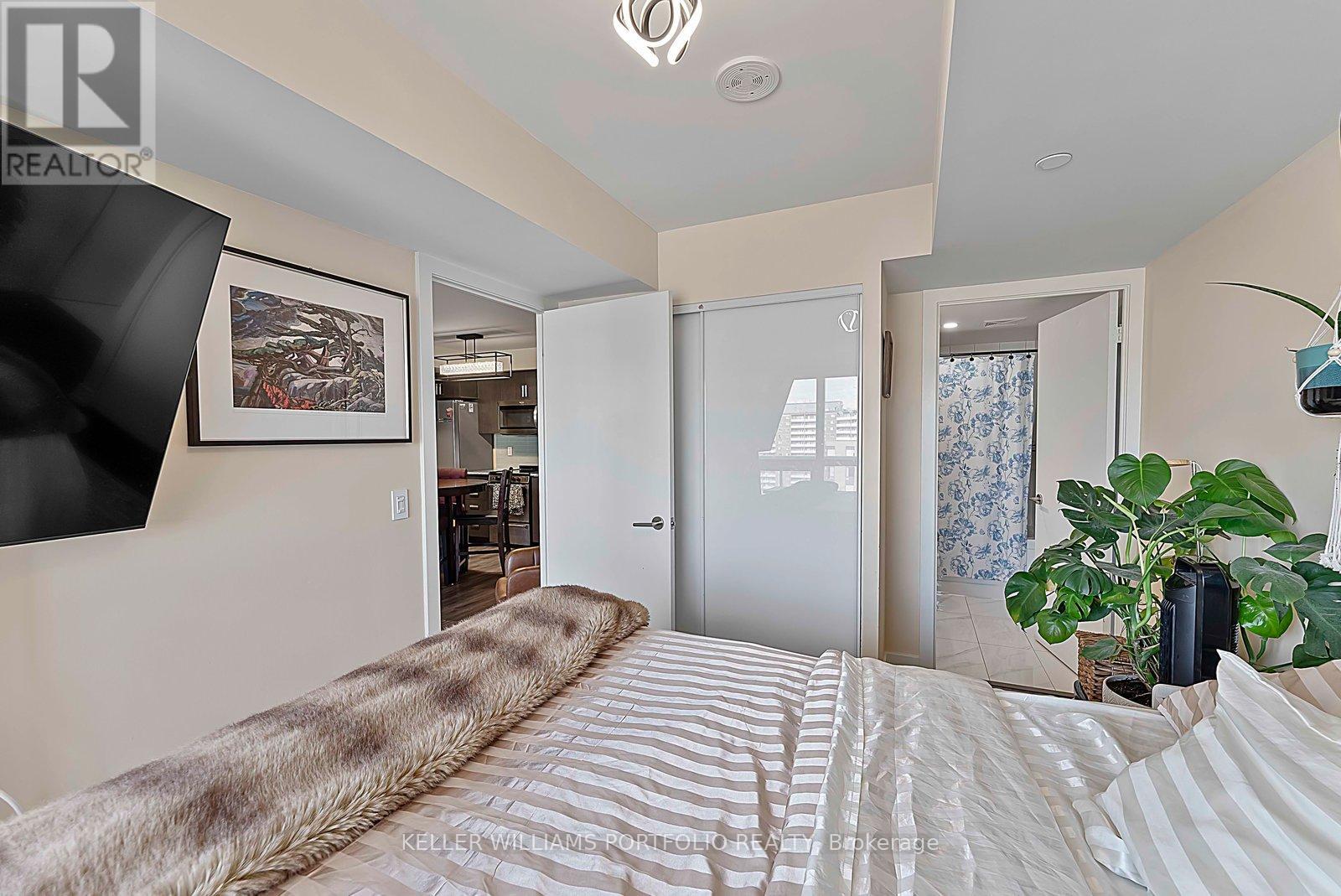 1807 - 10 Wilby Crescent, Toronto, Ontario  M9N 0B6 - Photo 22 - W12930642