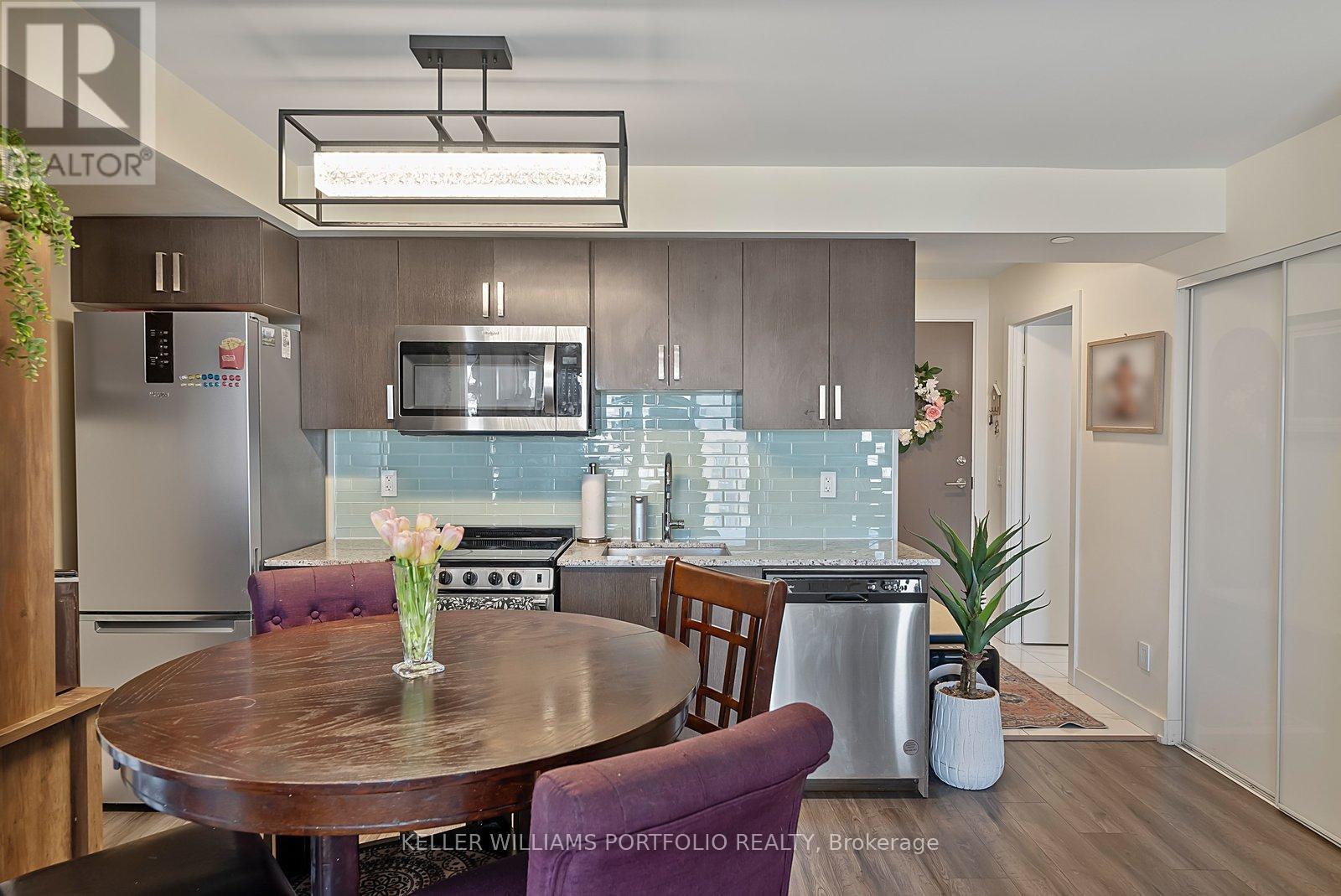 1807 - 10 Wilby Crescent, Toronto, Ontario  M9N 0B6 - Photo 8 - W12930642