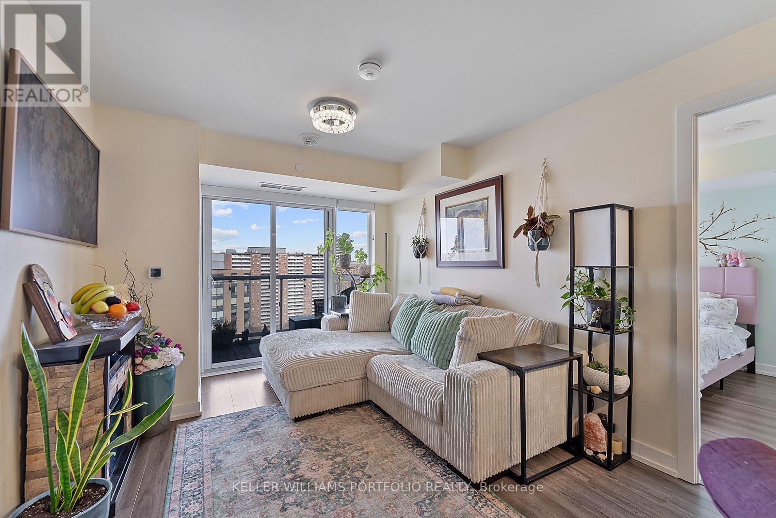 1807 - 10 Wilby Crescent, Toronto, Ontario  M9N 0B6 - Photo 9 - W12930642