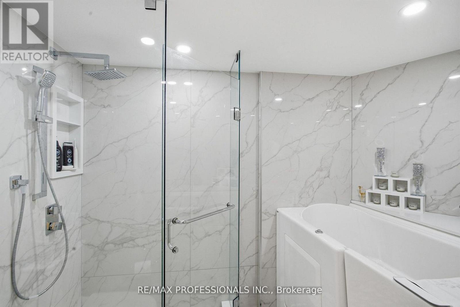 1410 - 2000 Islington Avenue, Toronto, Ontario  M9P 3S7 - Photo 19 - W12930652