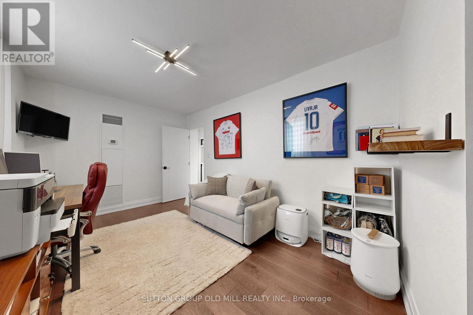 708 - 820 Burnhamthorpe Road, Toronto, Ontario  M9C 4W2 - Photo 27 - W12930658