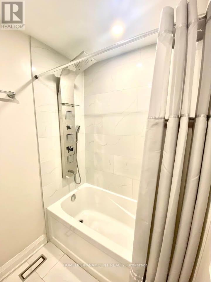 411 Bronte Road, Oakville, Ontario  L6L 5C3 - Photo 13 - W12930662