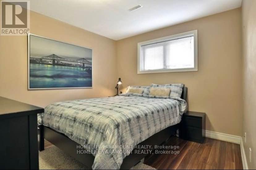 411 Bronte Road, Oakville, Ontario  L6L 5C3 - Photo 17 - W12930662