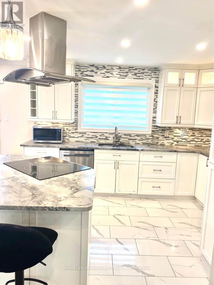 411 Bronte Road, Oakville, Ontario  L6L 5C3 - Photo 8 - W12930662