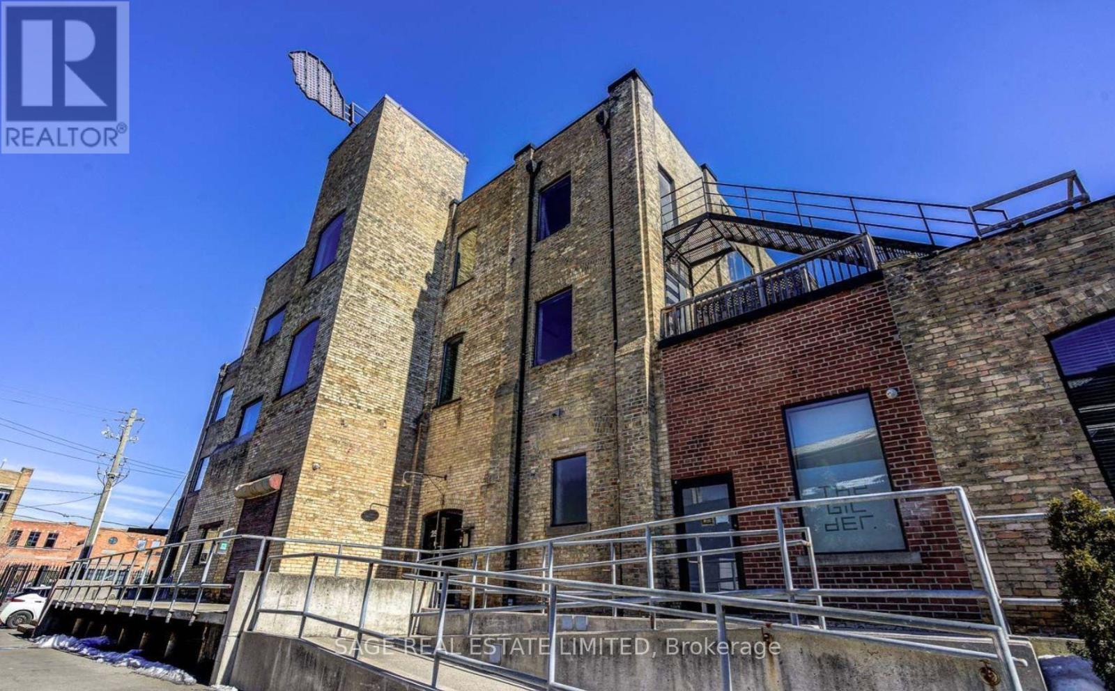 100b Street - 25 Morrow Avenue, Toronto, Ontario  M6R 2H9 - Photo 31 - W12930694