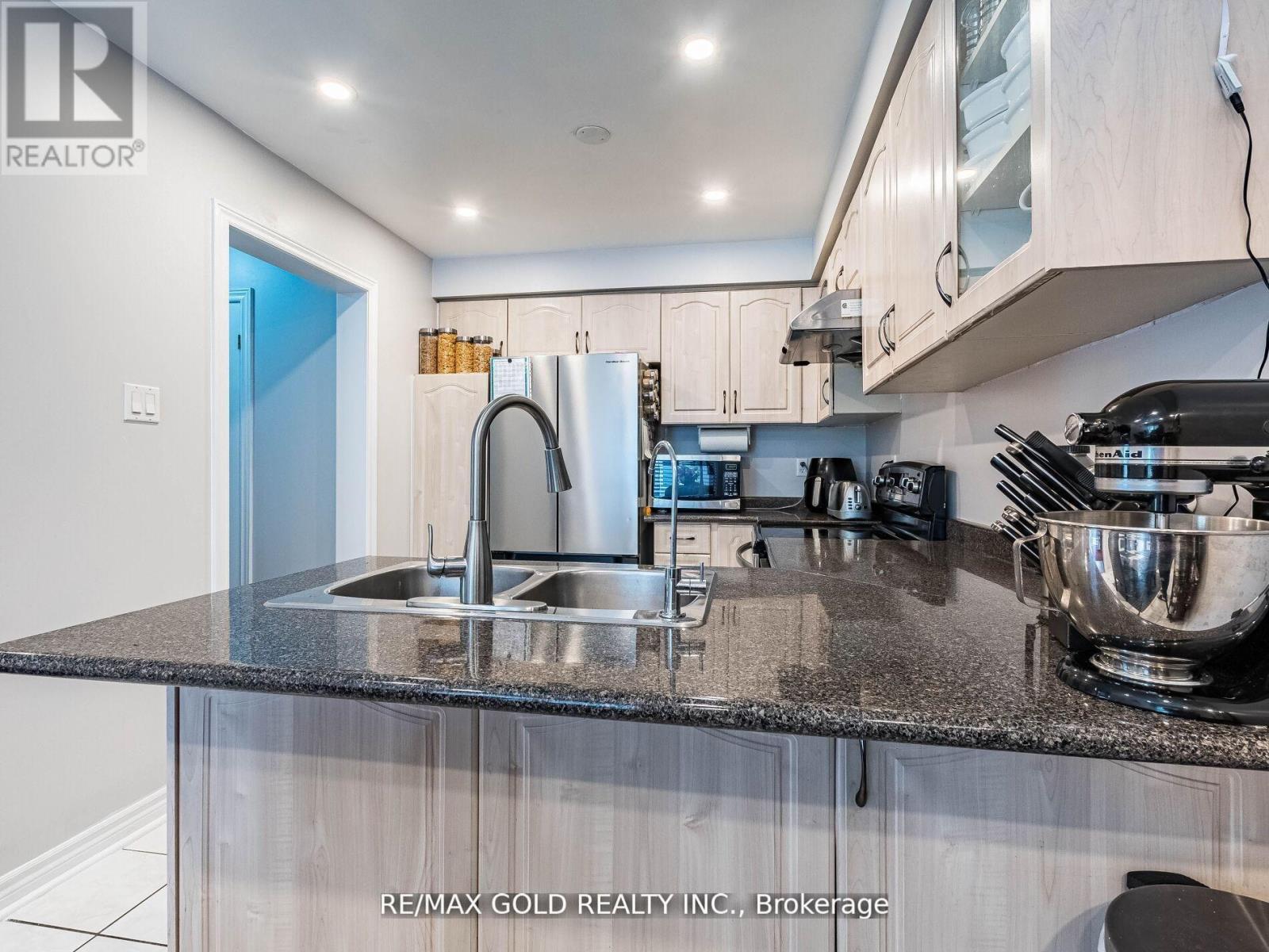 107 Clover Bloom Road, Brampton, Ontario  L6R 1S6 - Photo 17 - W12930720