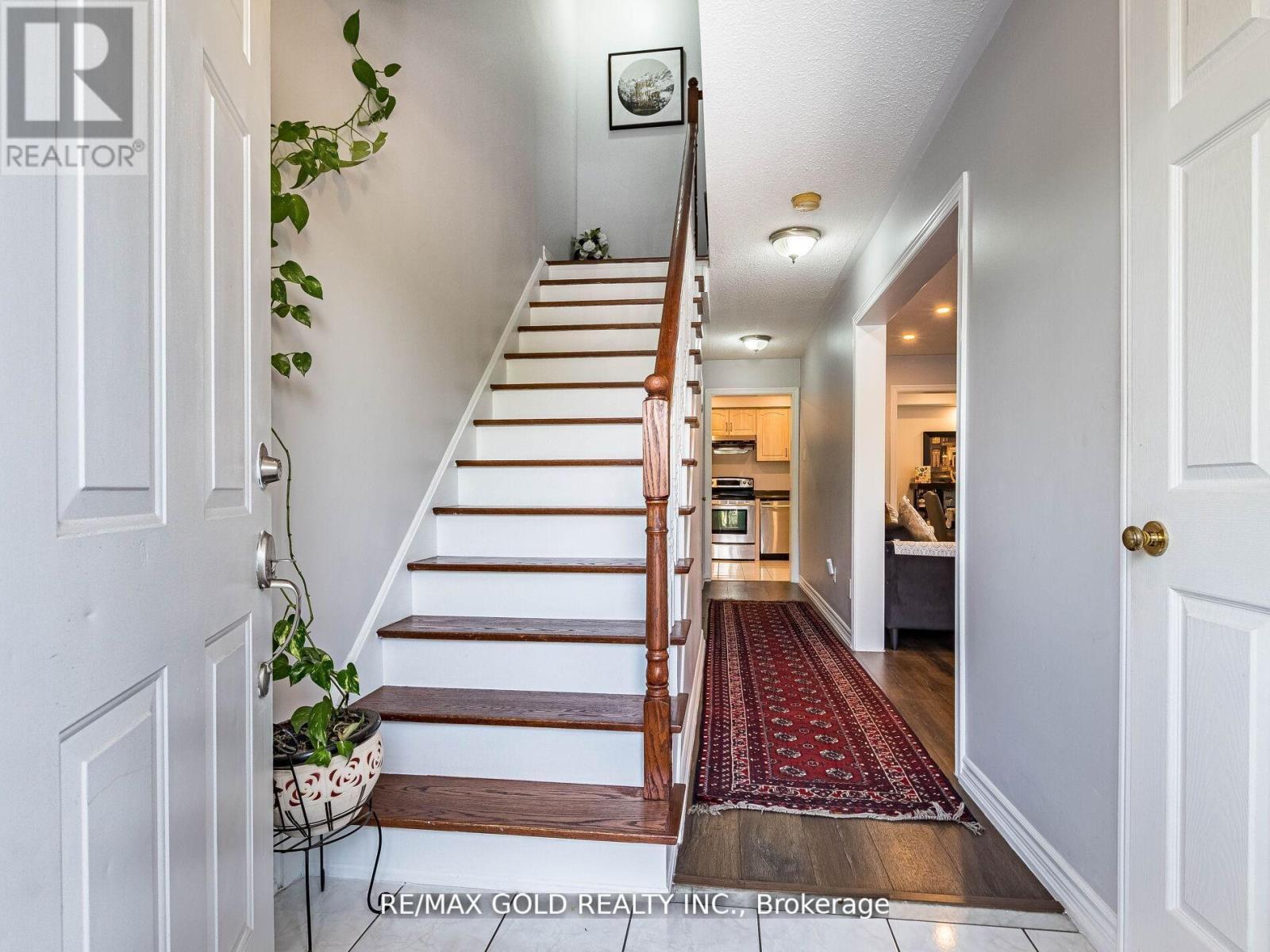 107 Clover Bloom Road, Brampton, Ontario  L6R 1S6 - Photo 7 - W12930720