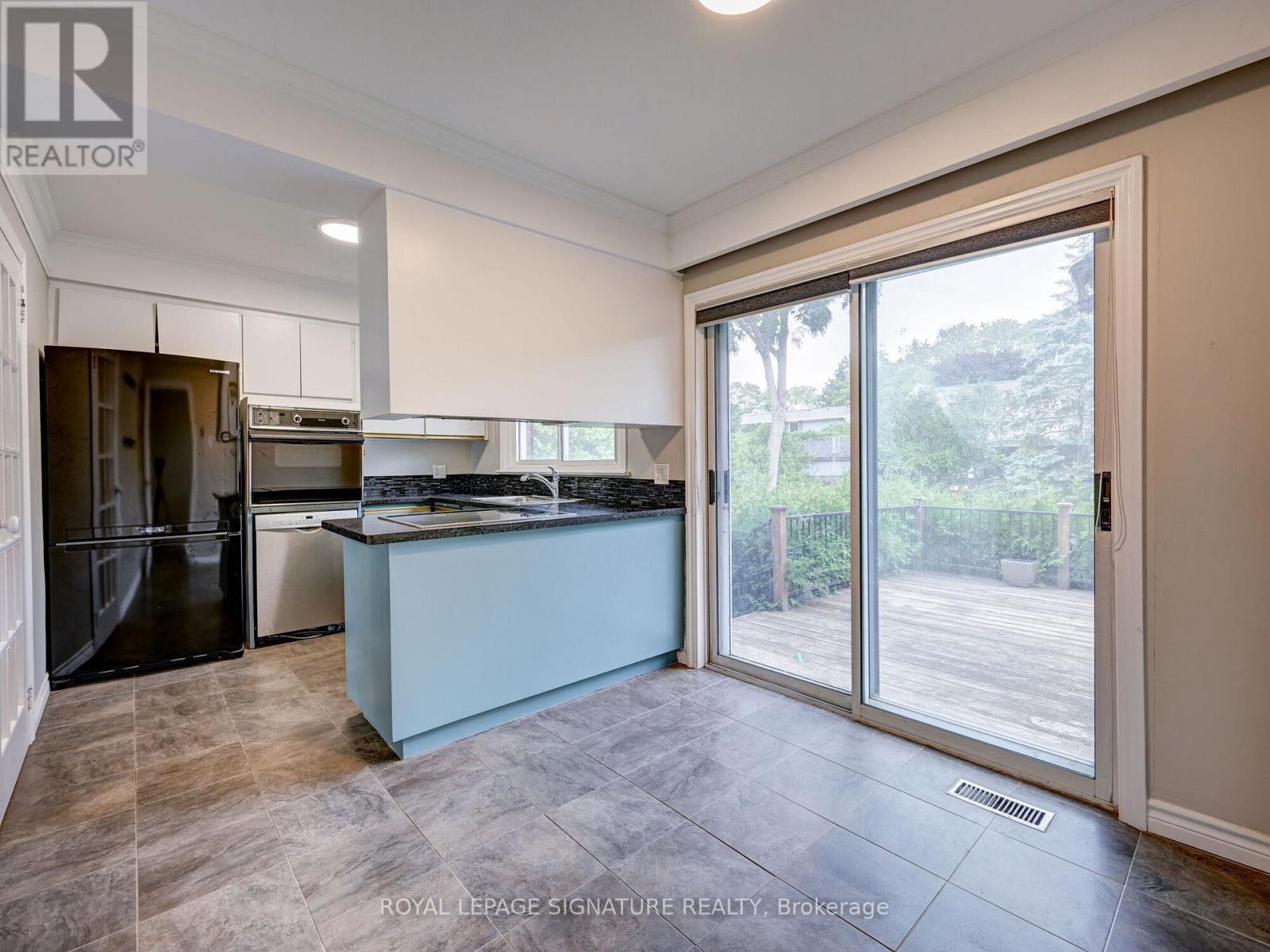 251 Third Line, Oakville, Ontario  L6L 4A2 - Photo 13 - W12930722