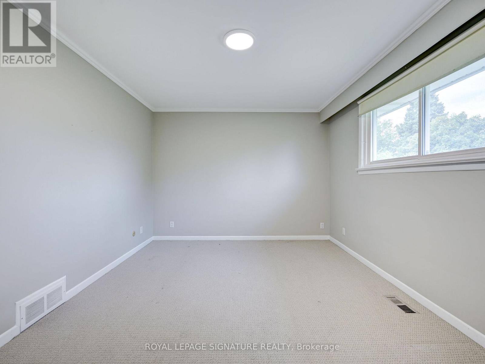 251 Third Line, Oakville, Ontario  L6L 4A2 - Photo 22 - W12930722