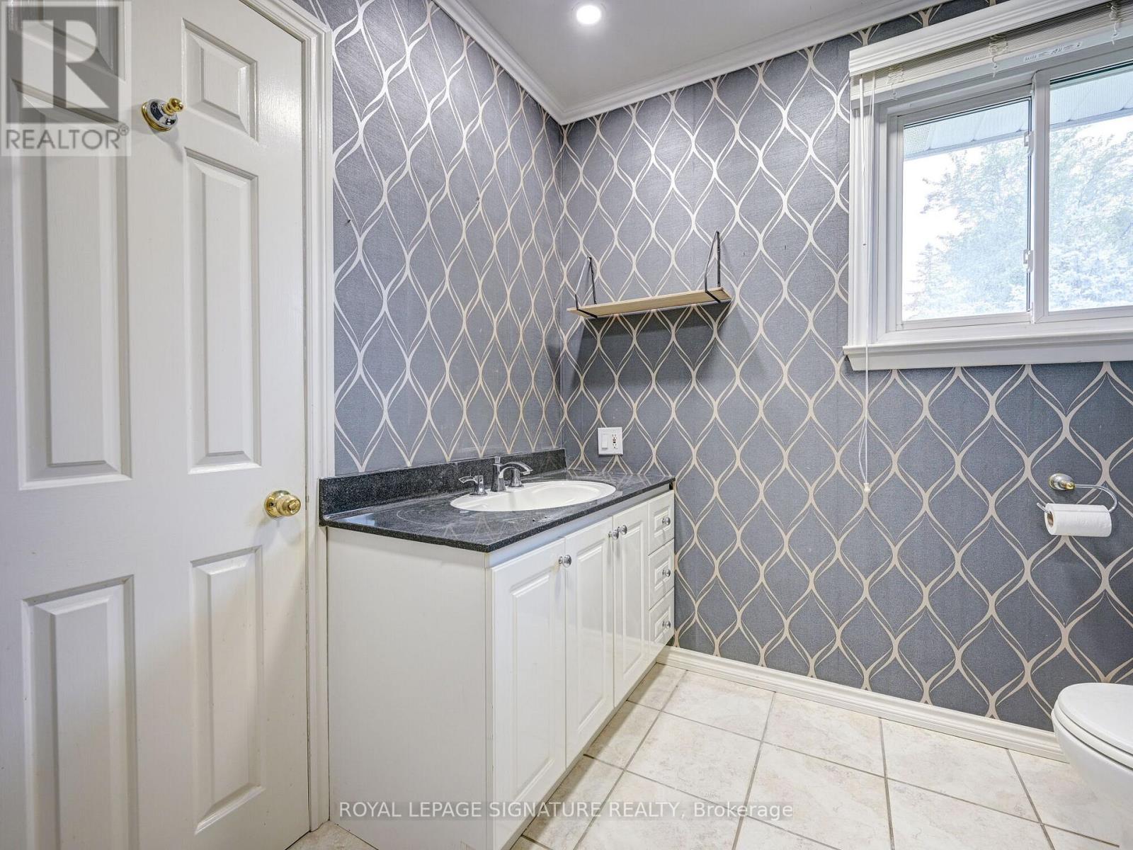 251 Third Line, Oakville, Ontario  L6L 4A2 - Photo 27 - W12930722