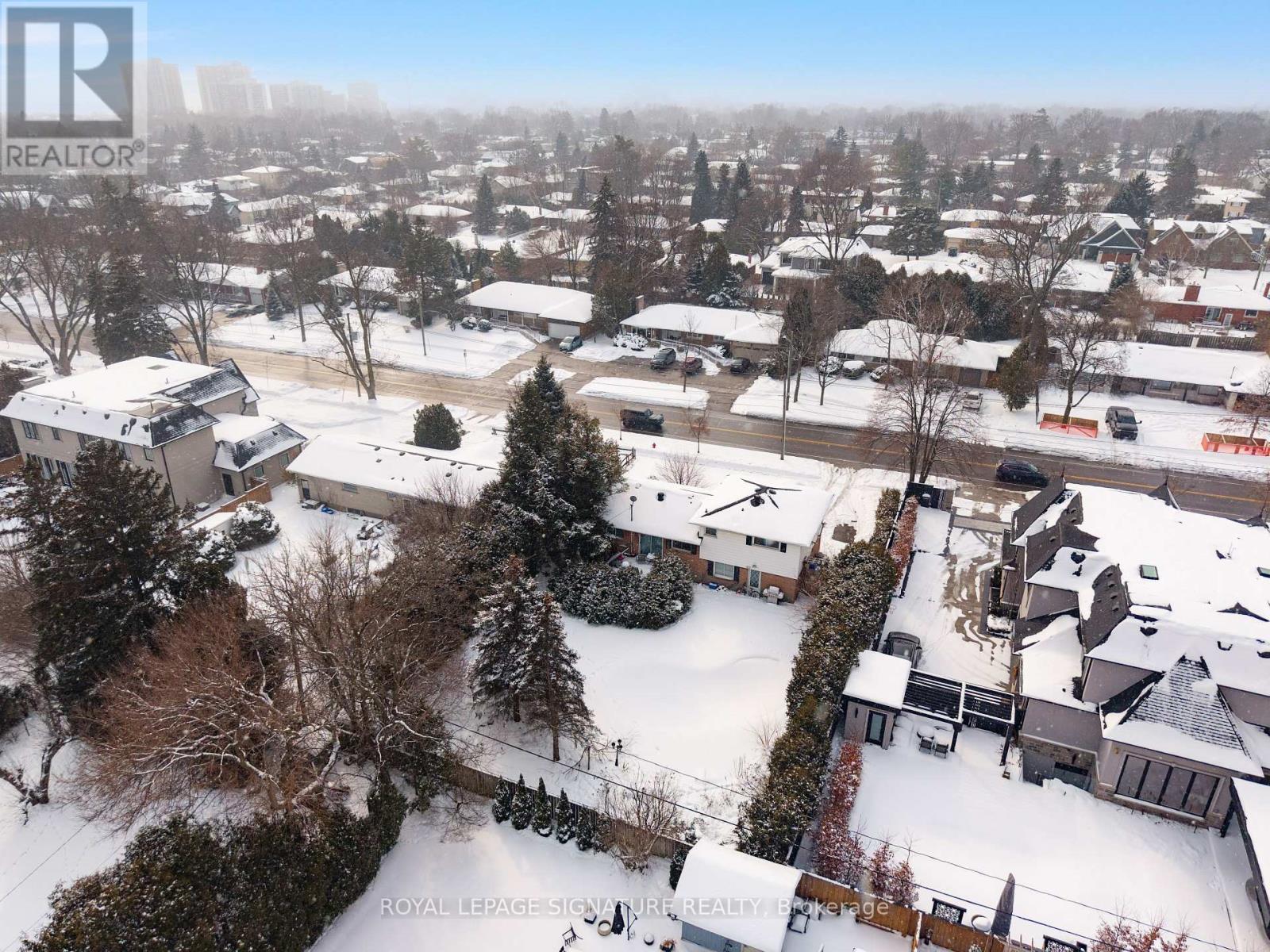 251 Third Line, Oakville, Ontario  L6L 4A2 - Photo 48 - W12930722