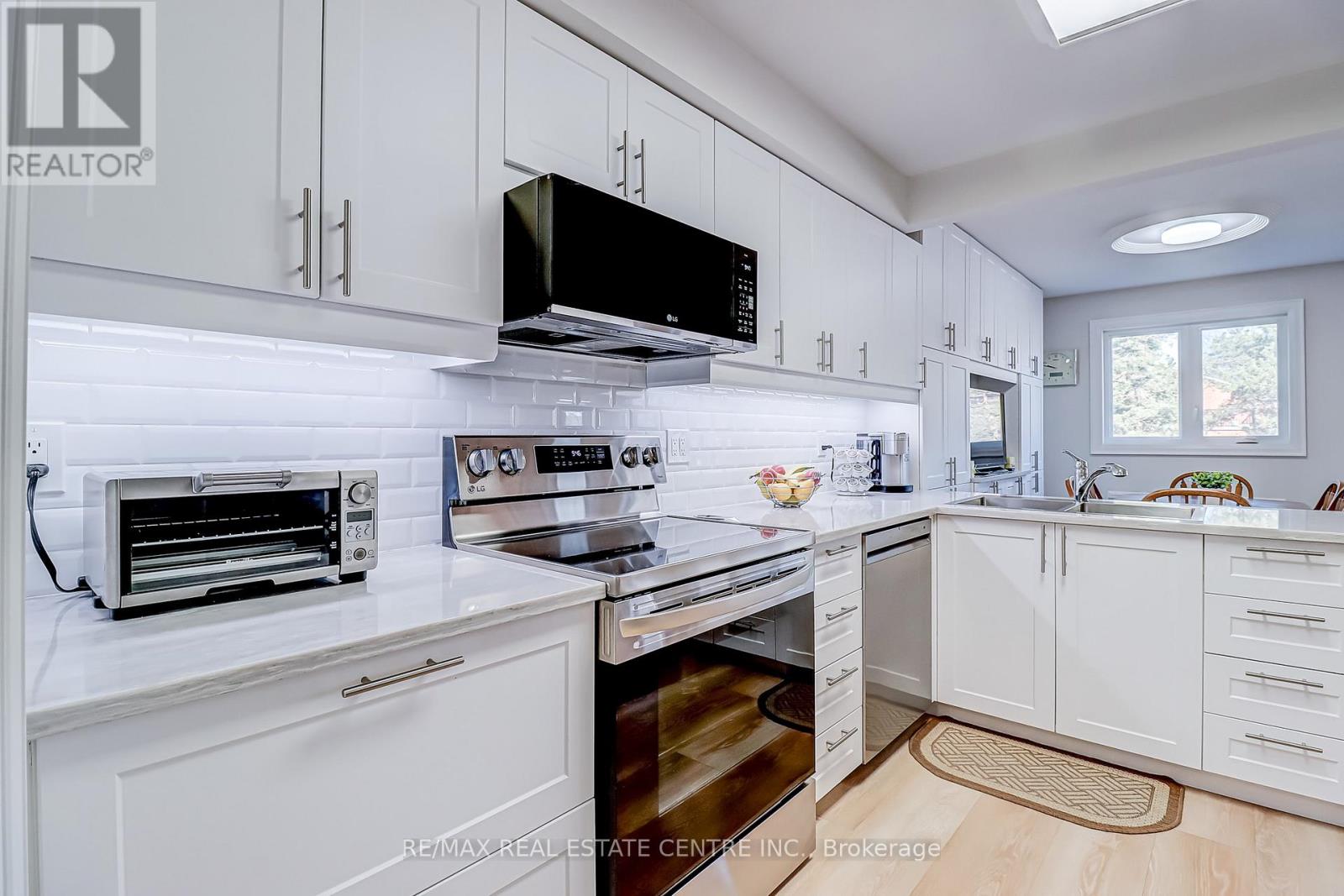 57 - 3050 Pinemeadow Drive, Burlington, Ontario  L7M 3X5 - Photo 4 - W12930734