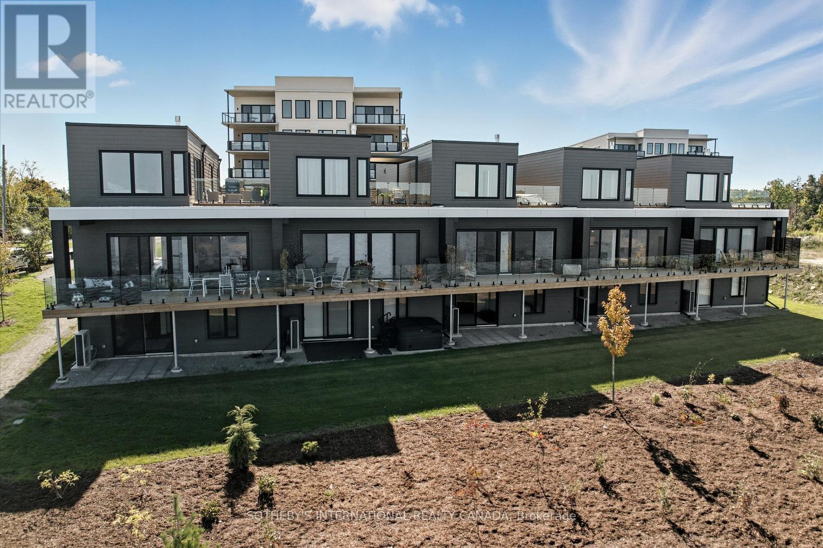 17 - 19 West St N Street, Kawartha Lakes, Ontario  K0M 1N0 - Photo 1 - X12930630