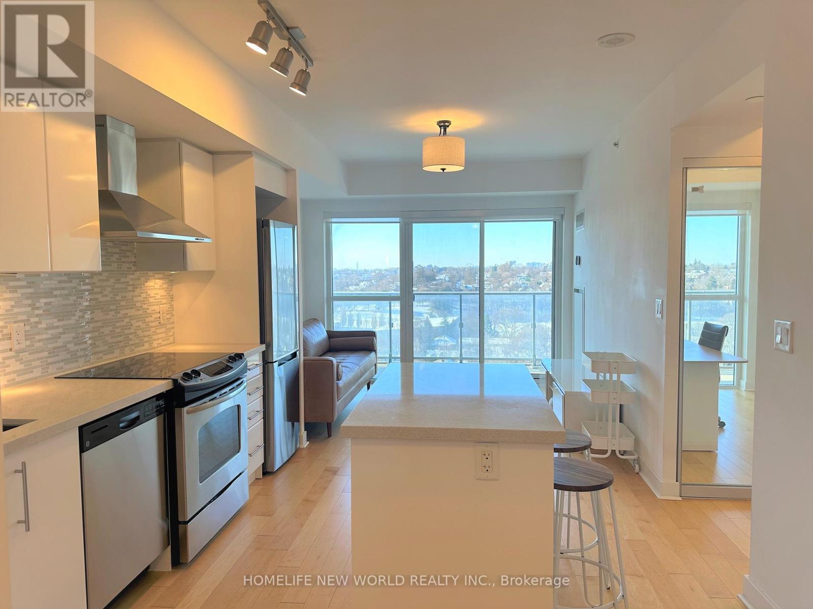 1211 - 58 Orchard View Boulevard, Toronto, Ontario M4R 0A2 - Photo 2 - C12930806