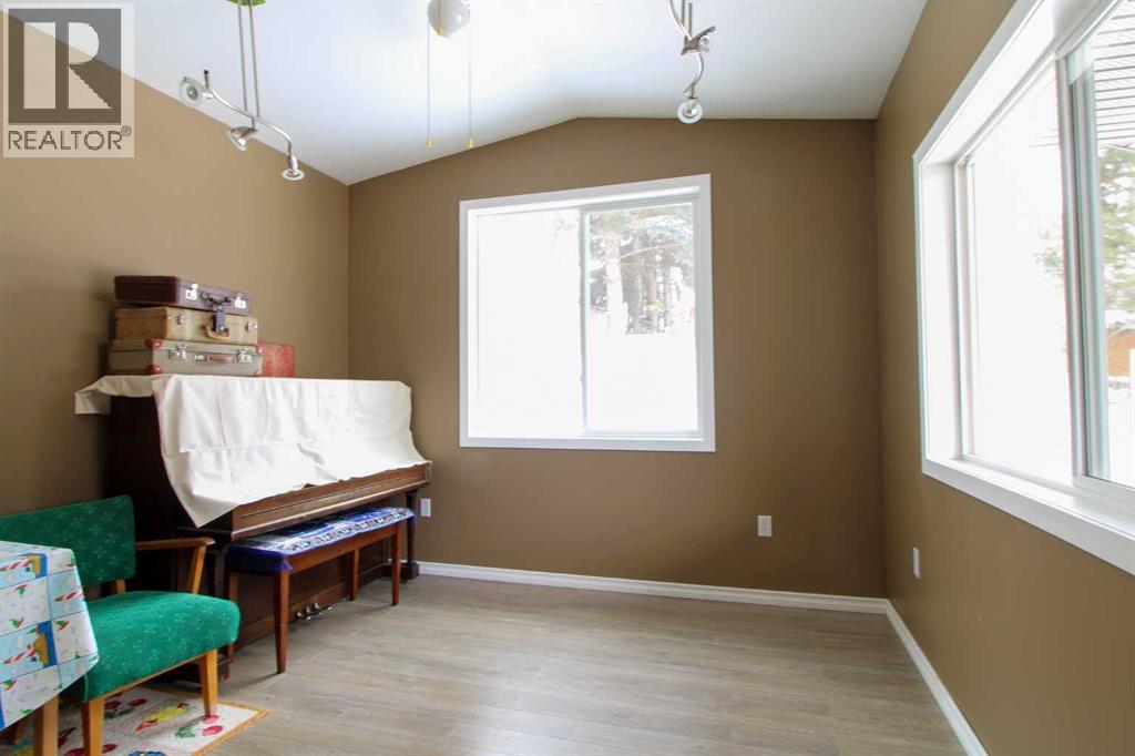 103 1 Street, Paradise Hill, Saskatchewan  S0M 2G0 - Photo 26 - A2296337