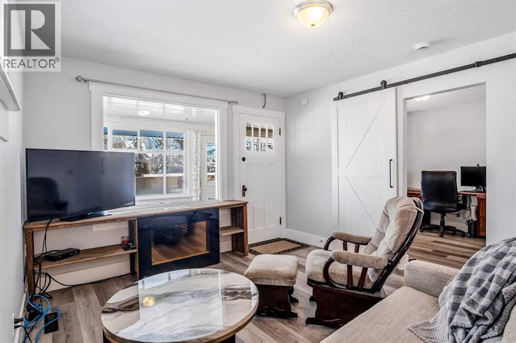 4915 52 Avenue, Eckville, Alberta  T0M 0X0 - Photo 8 - A2294141