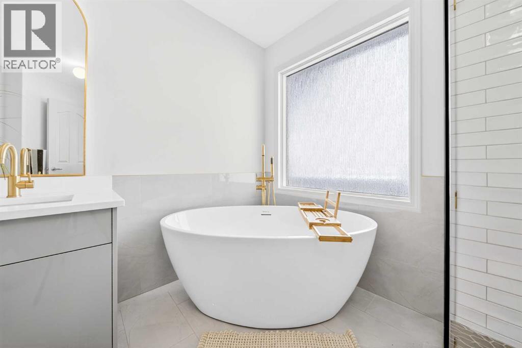 46 Discovery Ridge Road Sw, Calgary, Alberta  T3H 4R3 - Photo 35 - A2296598