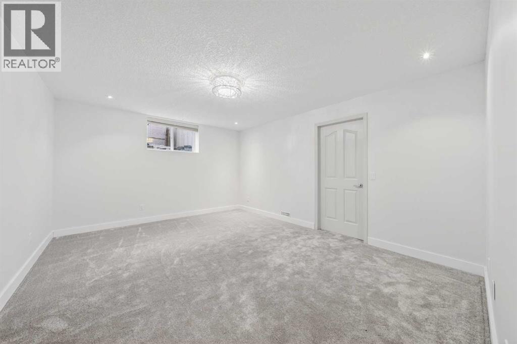 46 Discovery Ridge Road Sw, Calgary, Alberta  T3H 4R3 - Photo 45 - A2296598