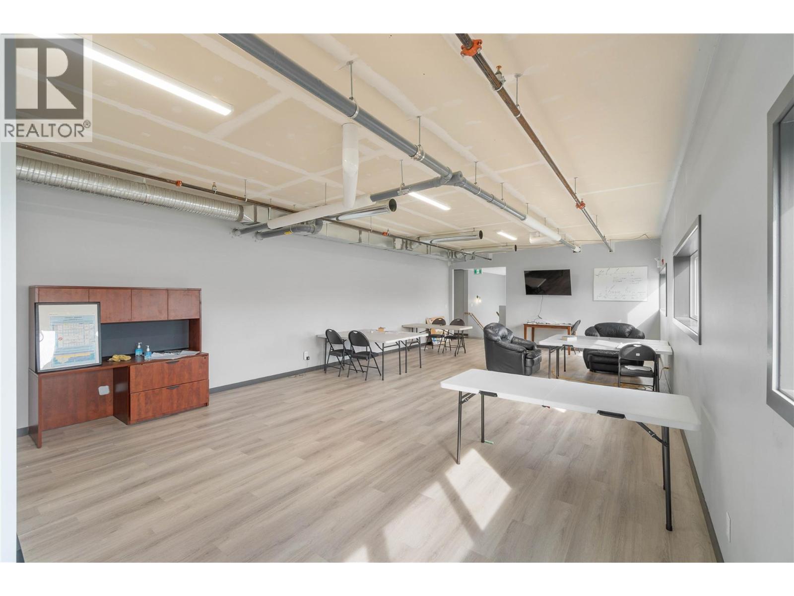 3073 Airport Road, Kamloops, British Columbia  V2B 7W9 - Photo 25 - 10380472