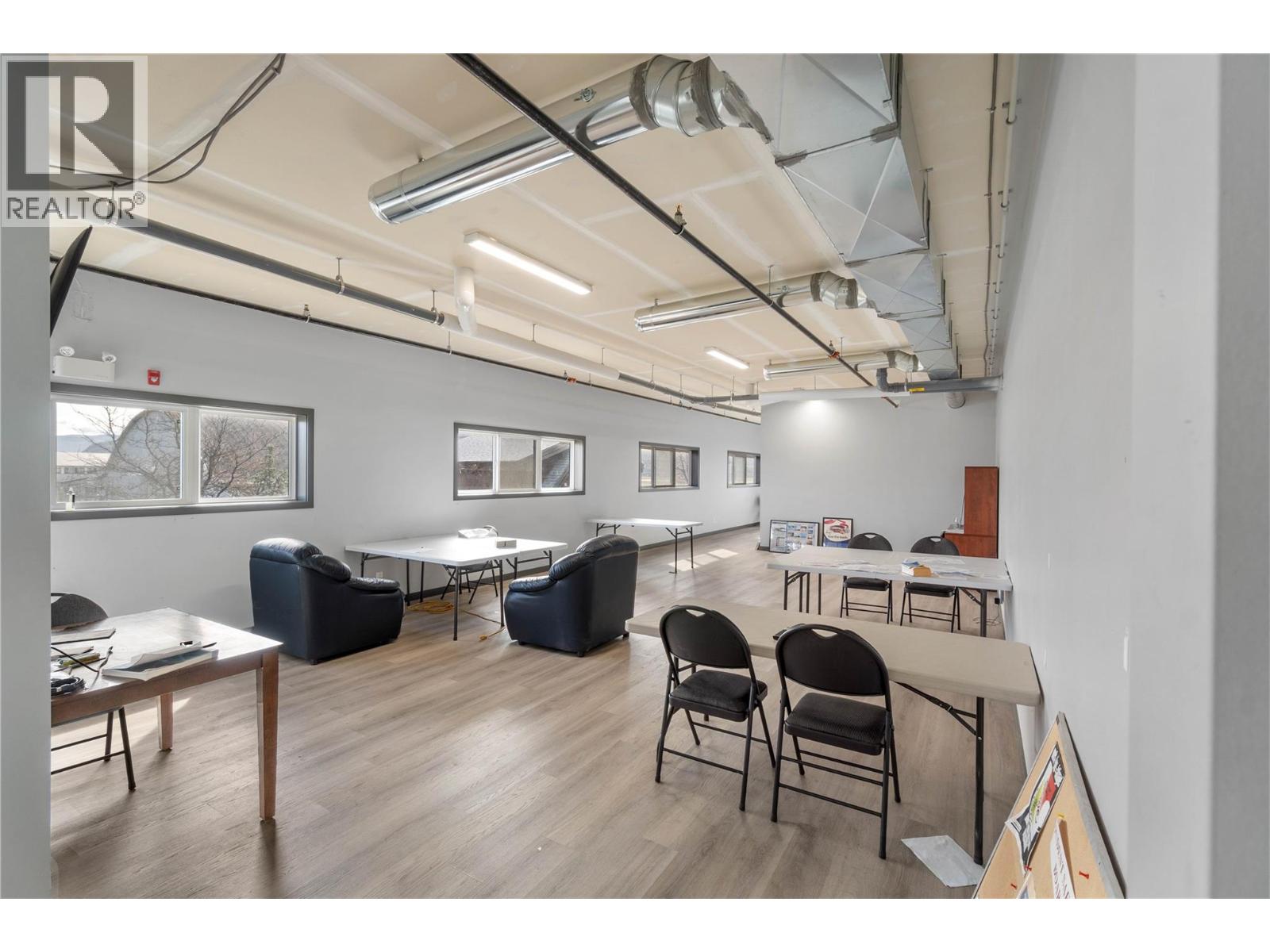 3073 Airport Road, Kamloops, British Columbia  V2B 7W9 - Photo 24 - 10380472