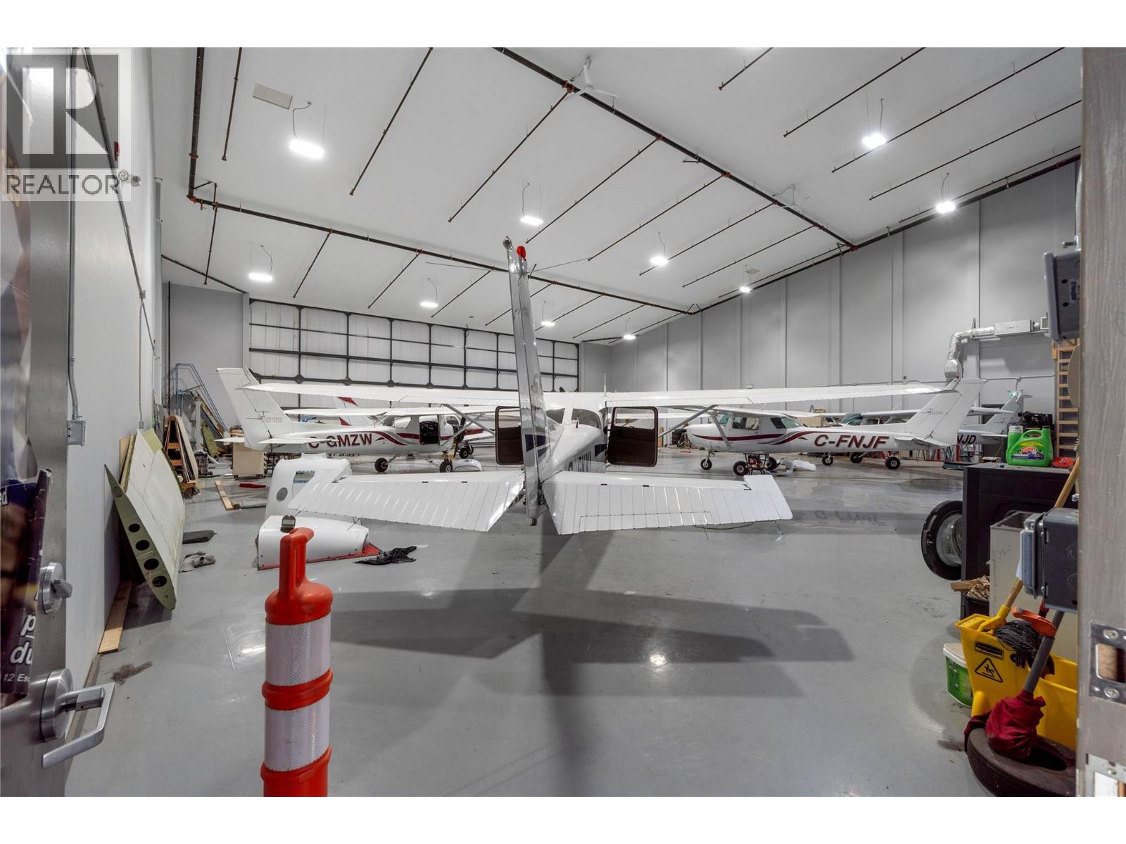 3073 Airport Road, Kamloops, British Columbia  V2B 7W9 - Photo 23 - 10380472