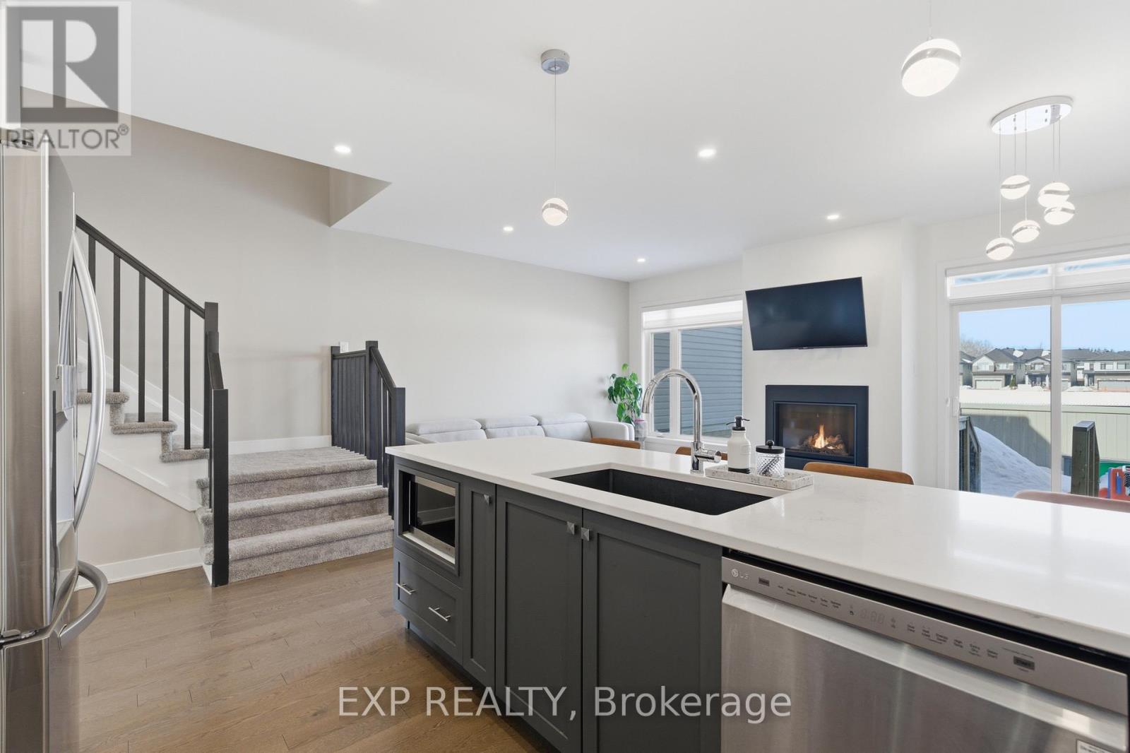 177 Longworth Avenue, Ottawa, Ontario  K1T 0T2 - Photo 9 - X12930824