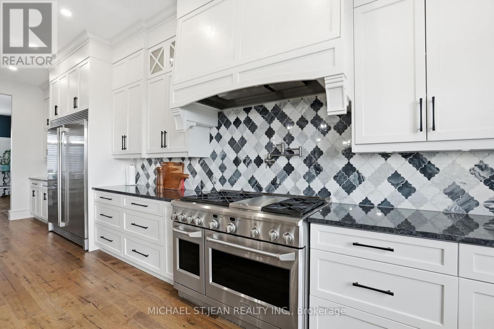 119 Willowbrook Drive, Welland, Ontario  L3C 0G2 - Photo 11 - X12930816