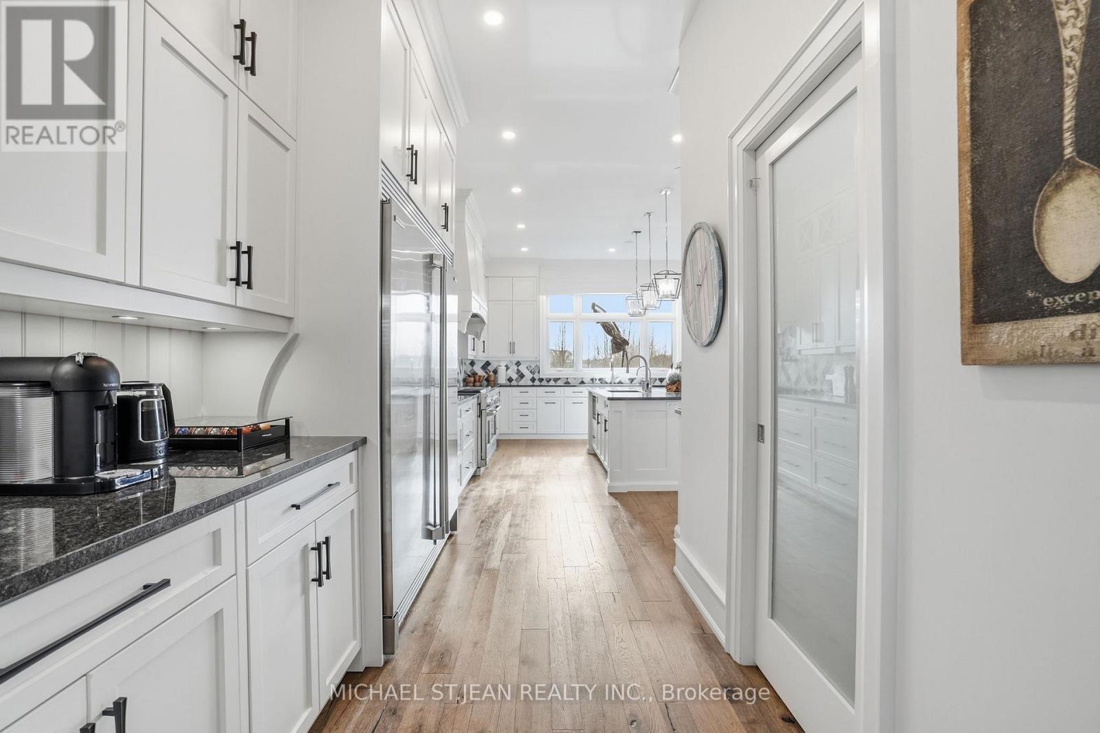 119 Willowbrook Drive, Welland, Ontario  L3C 0G2 - Photo 9 - X12930816