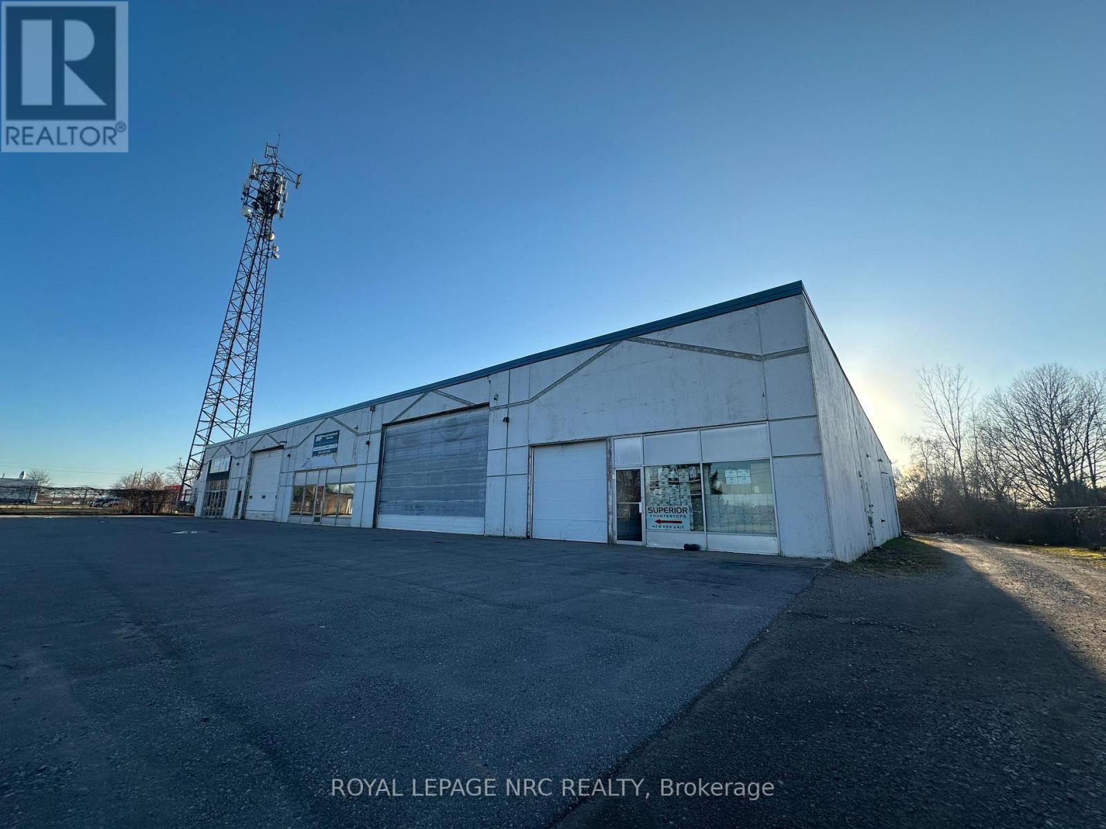 3 - 580 Read Road, St. Catharines (Port Weller), Ontario  L2R 7K6 - Photo 2 - X12930830