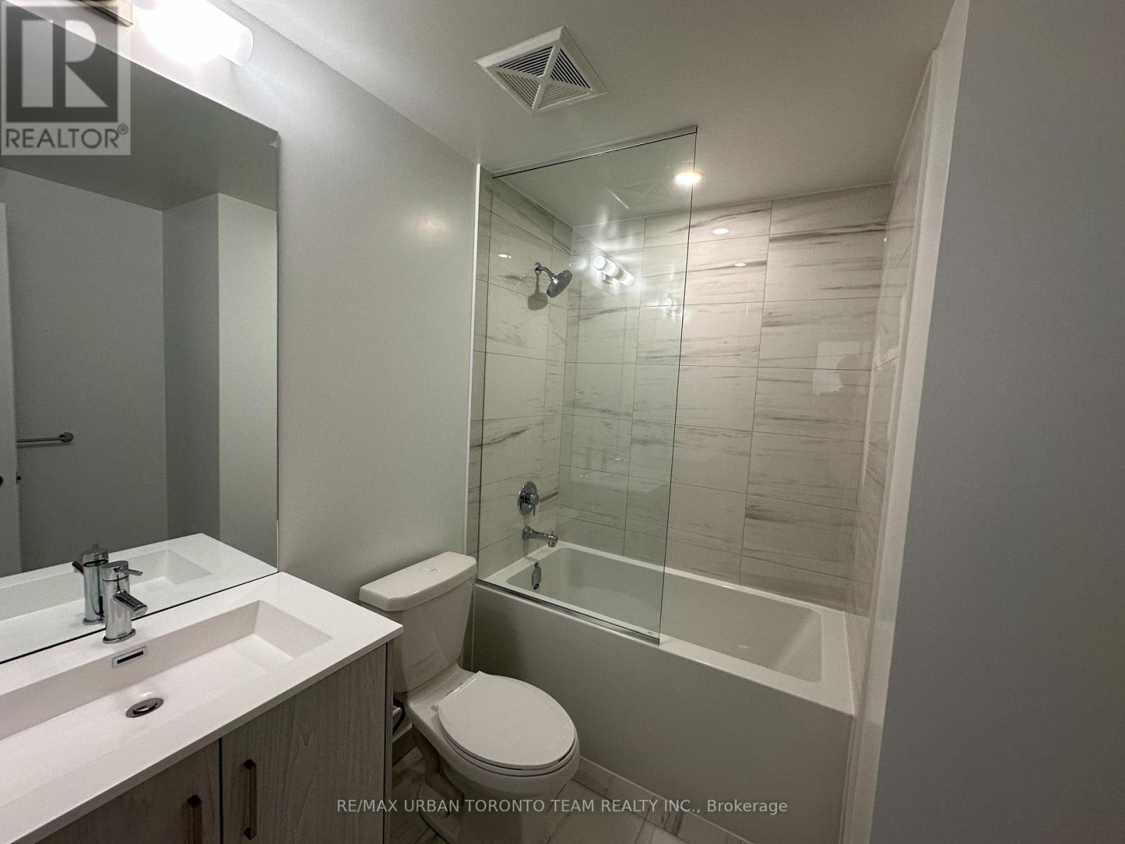 2715 - 180 Front Street E, Toronto, Ontario  M5A 0K9 - Photo 11 - C12930854