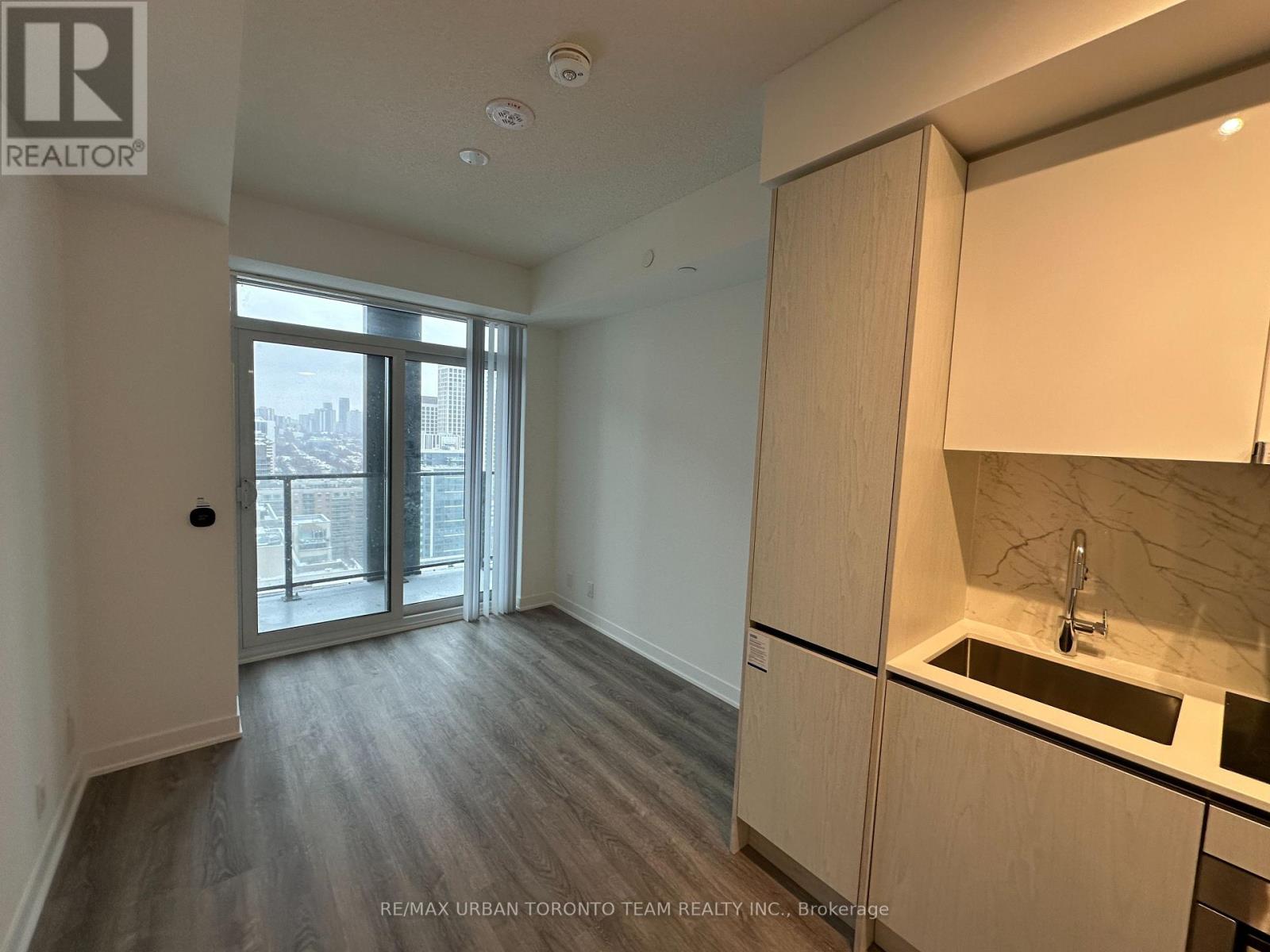 2715 - 180 Front Street E, Toronto, Ontario  M5A 0K9 - Photo 4 - C12930854