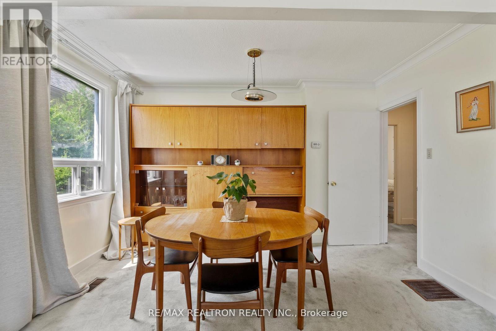 598 Coldstream Avenue, Toronto (Englemount-Lawrence), Ontario  M6B 2L2 - Photo 4 - C12930858