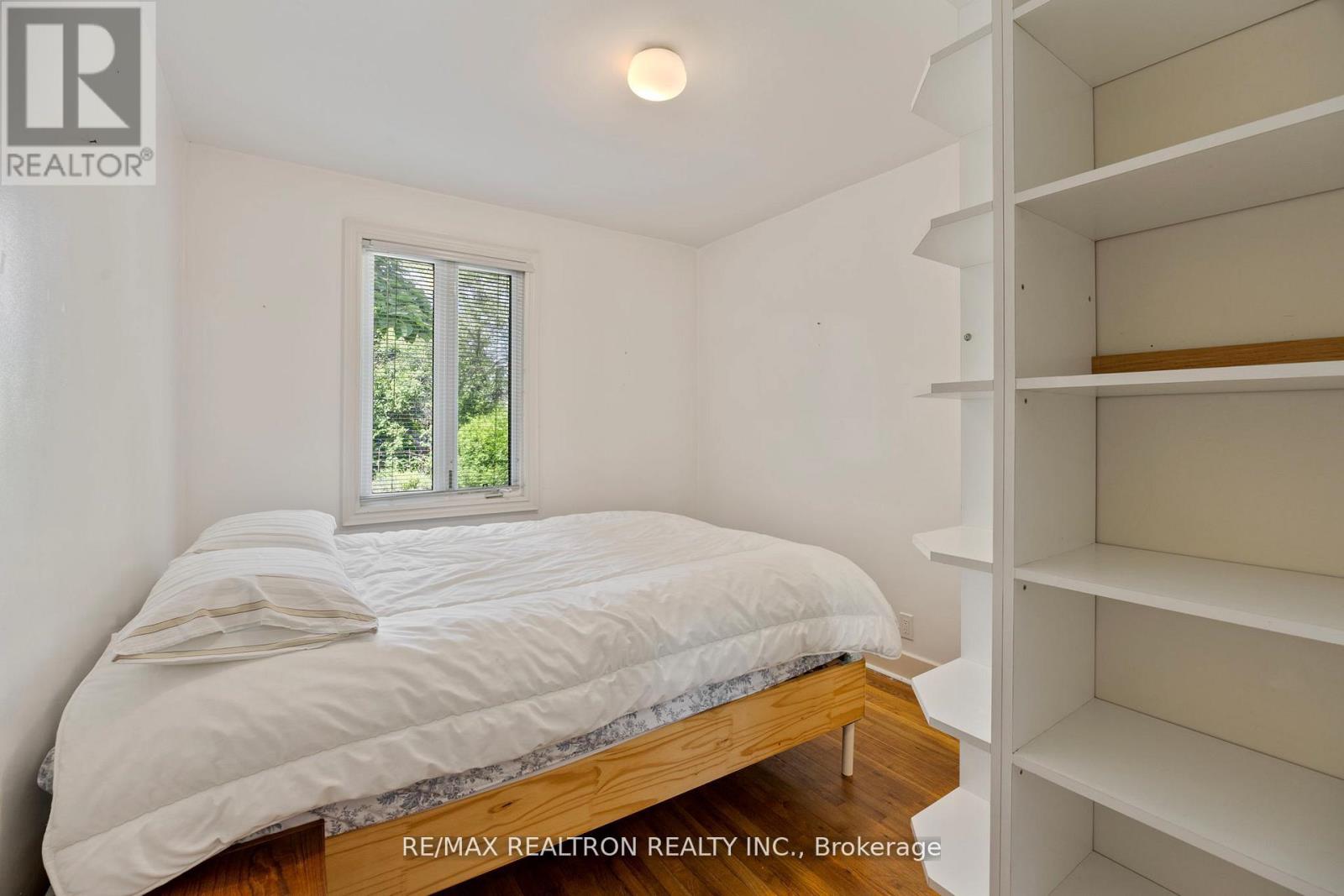 598 Coldstream Avenue, Toronto (Englemount-Lawrence), Ontario  M6B 2L2 - Photo 7 - C12930858