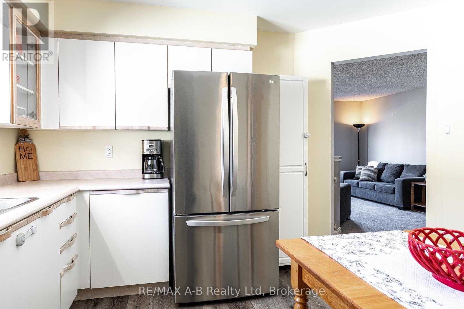 65 Falstaff Street, Stratford, Ontario  N5A 3T4 - Photo 15 - X12930844