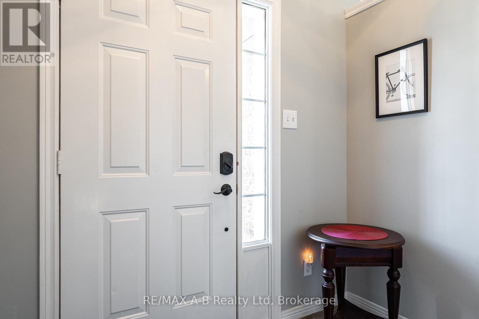 65 Falstaff Street, Stratford, Ontario  N5A 3T4 - Photo 5 - X12930844