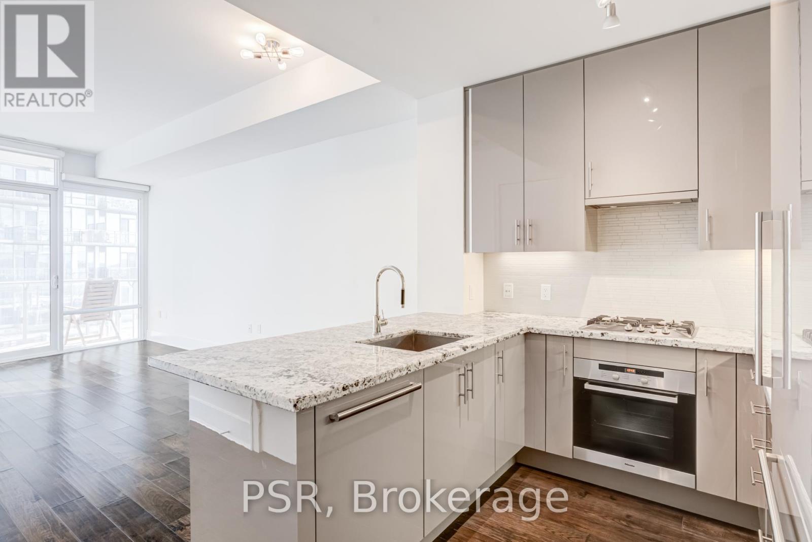 408 - 29 Queens Quay E, Toronto, Ontario  M5E 0A4 - Photo 2 - C12930876