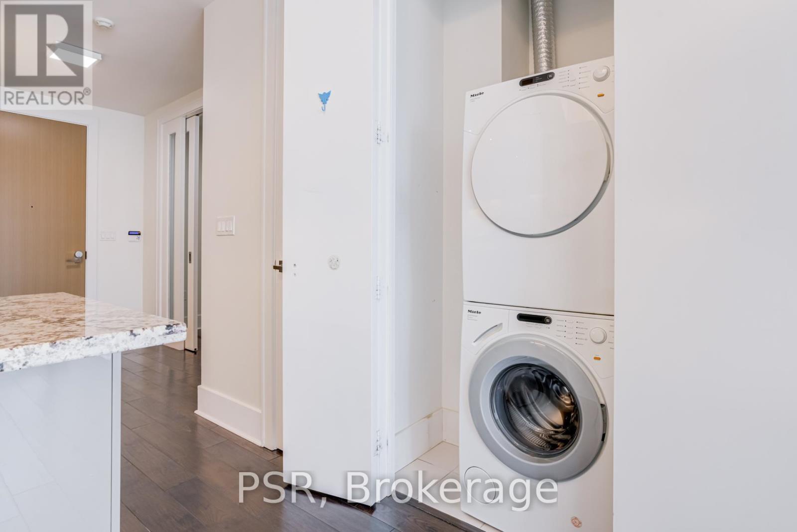 408 - 29 Queens Quay E, Toronto, Ontario  M5E 0A4 - Photo 19 - C12930876