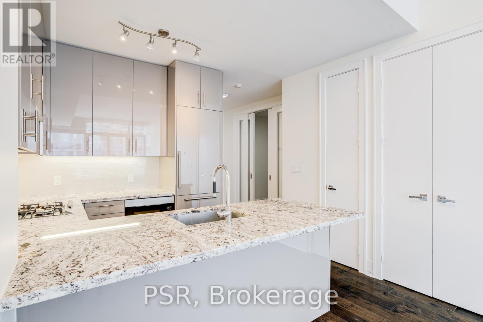 408 - 29 Queens Quay E, Toronto, Ontario  M5E 0A4 - Photo 3 - C12930876