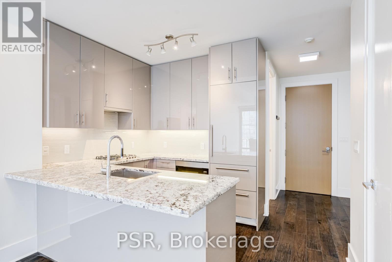 408 - 29 Queens Quay E, Toronto, Ontario  M5E 0A4 - Photo 4 - C12930876